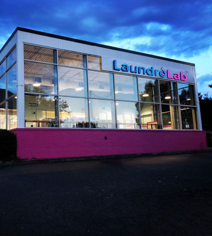 Join the LaundroLab franchise community by buying into a proven recession-resistant and semi-absentee business model.